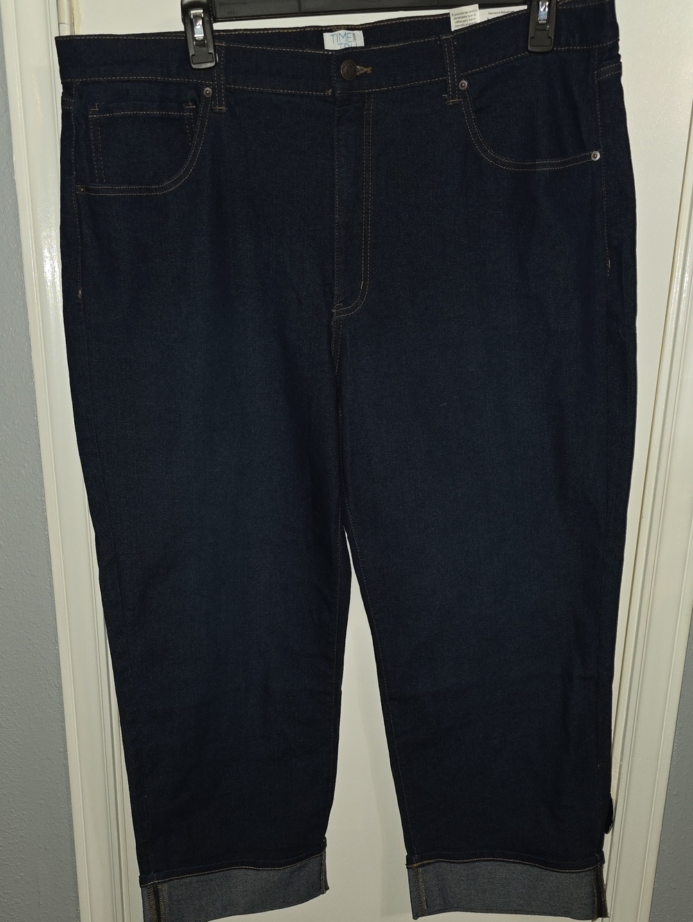 NWT Time and Tru Dark Blue Relaxed Women’s Cropped Cuff Jeans Sz 22